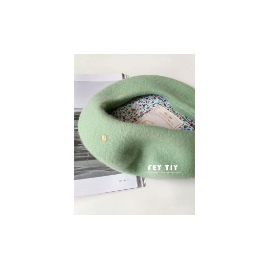 Wool Beret Hat in Sage Green | Fever Blogger Style | Warm & Elegant
