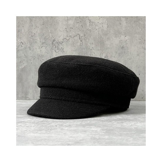 Black Wool Beret Hat for Women: Classic Newsboy Style with Vintage Flat Top Design