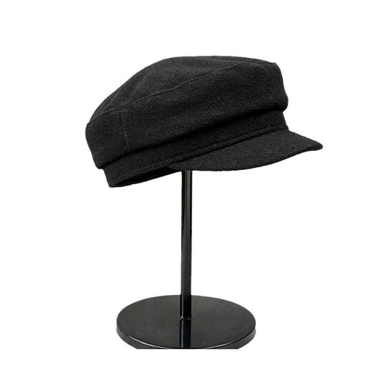 Black Wool Beret Hat for Women: Classic Newsboy Style with Vintage Flat Top Design